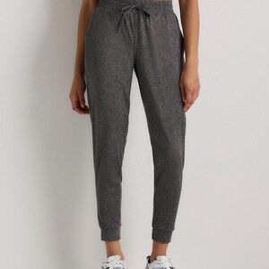 Quince Flow knit Mid Rise Joggers in Heather Gray size Small